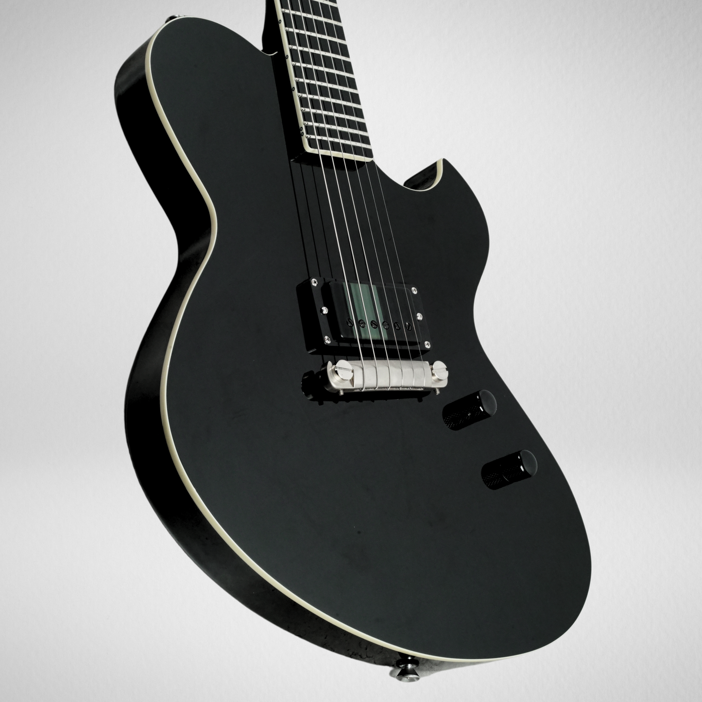 NEWMAN HONEYCOMB JUNIOR BLACKOUT GUITAR-X BLACK - 061024